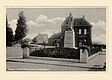 Julianaplein met Het Heilig Hart beeld voor het Waaggebouw, rond 1930. (Links de huidige Emmasingel)
