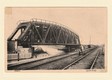 Hoge, vaste spoorbrug werd aangelegd in 1913 voor de lijn Eindhoven-Weert, bij de inval van de Duitsers in 1940 door Nederlandse militairen opgeblazen. Ernaast nog de oude draaibrug