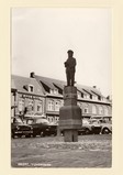 Beeld van het "Umbelderke" op de hoek Markt en Korenmarkt in 1972.