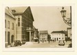 Markt met stadhuis gezien vanuit de richting van de Langstraat, eind jaren 40.