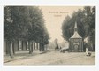 Sint Mattiaskapel (Kruishuisje) gelegen op de splitsing van de Maaseikerweg en de Roermondseweg, gezien vanuit de Maaspoort. Op de voorgrond ziet u nog de tramrails naar Maaseik, +/- 1920.